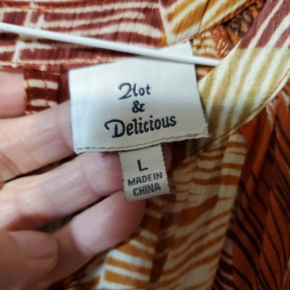 HOT & DELICIOUS BLOUSE - Picture 3 of 8